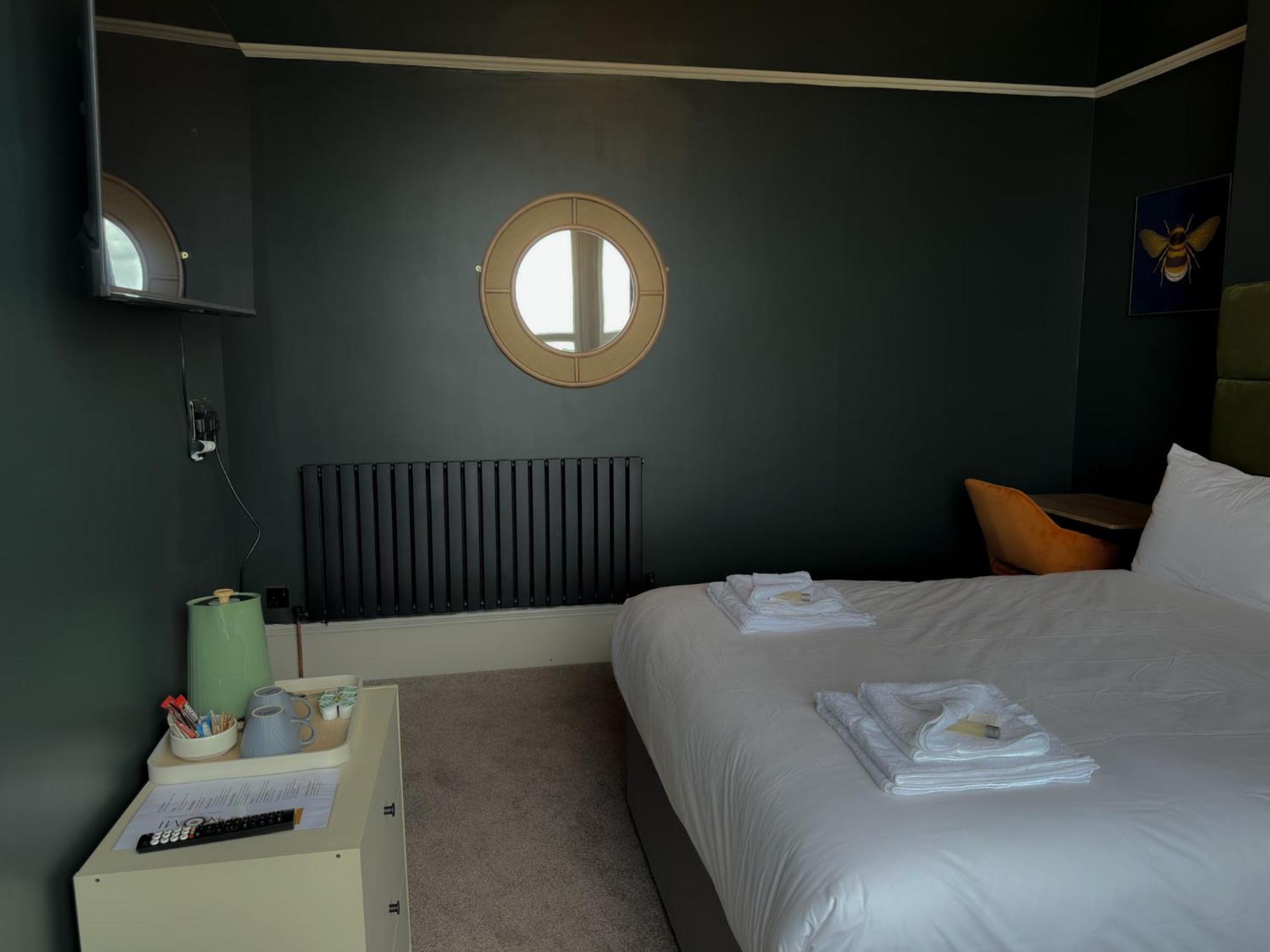 Nomi & Restaurant Hotel 3*