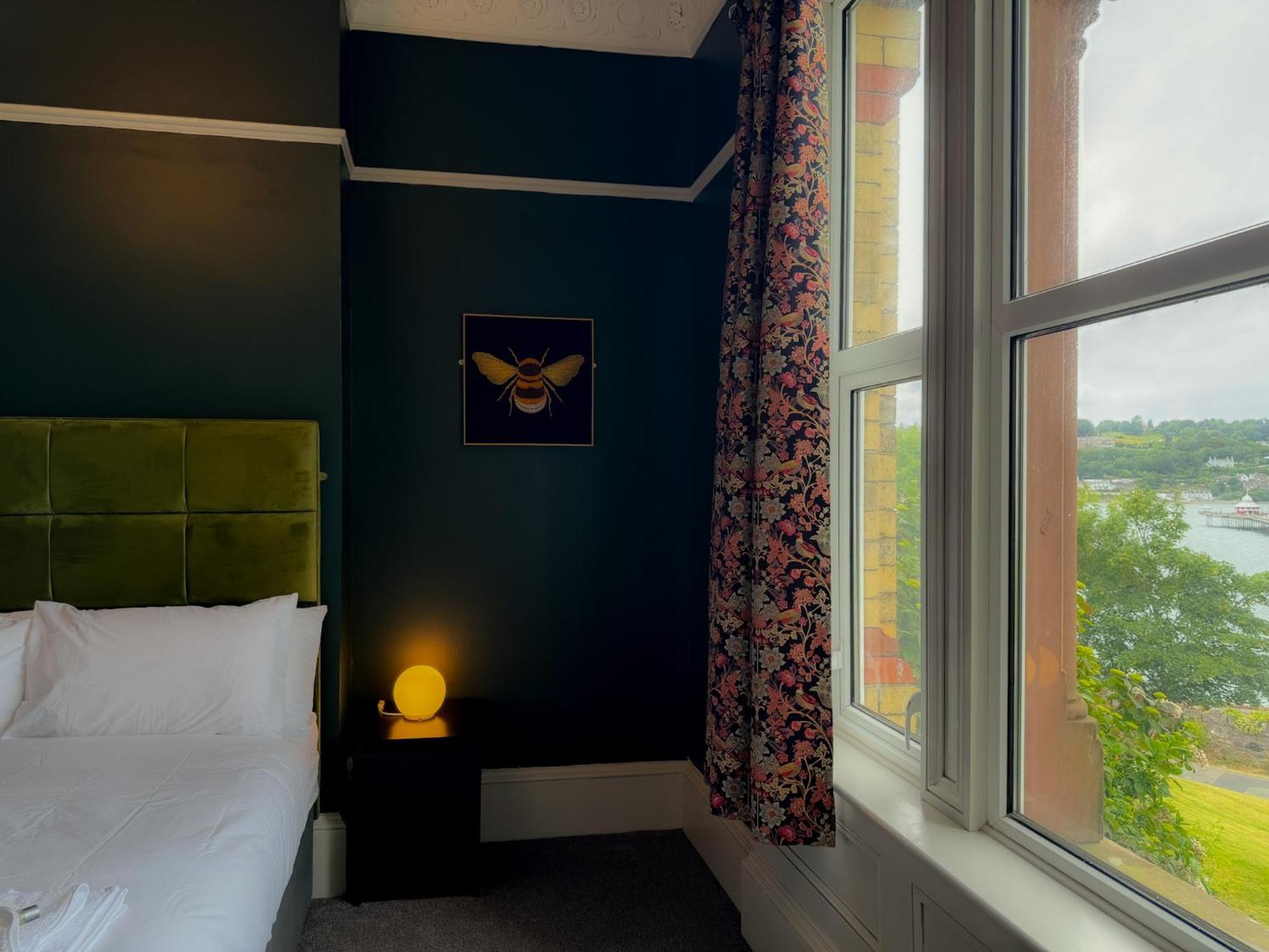 Nomi & Restaurant Hotel 3*