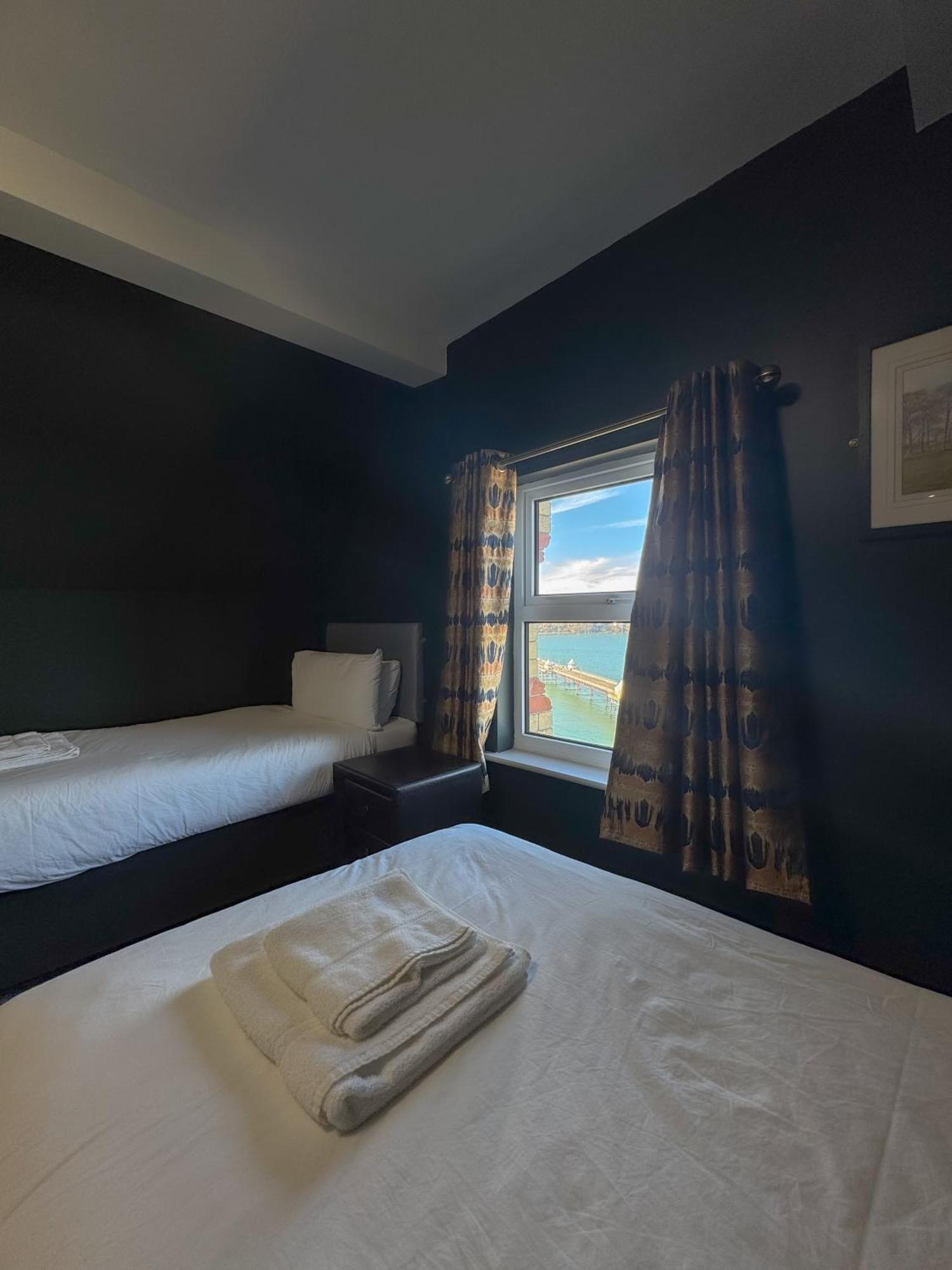 Nomi & Restaurant Hotel 3*
