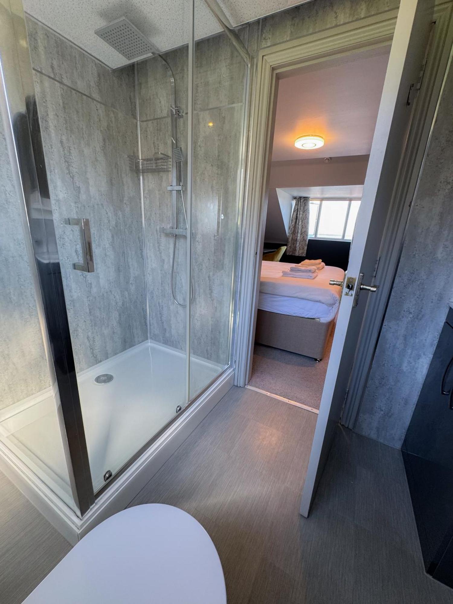 Hotel Nomi & Restaurant 3*