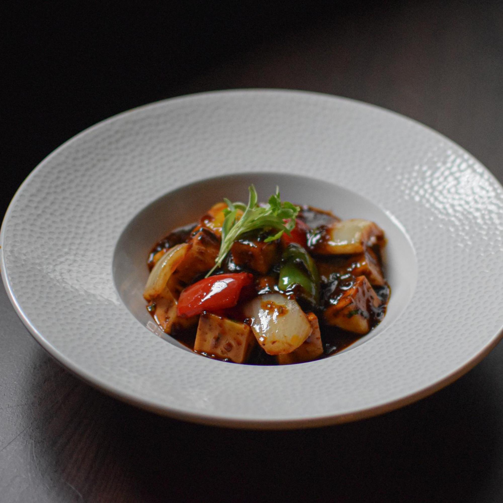 Nomi & Restaurant 3*